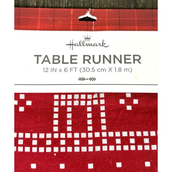 New Hallmark Christmas Table Runner & Set Of 4 Placemats Reindeer Snowflakes - Picture 3 of 11
